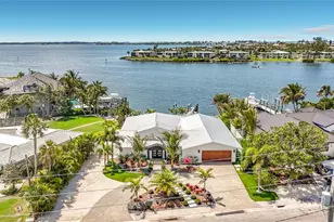 605 Key Royale Dr, Holmes Beach, FL 34217 - Photo 1