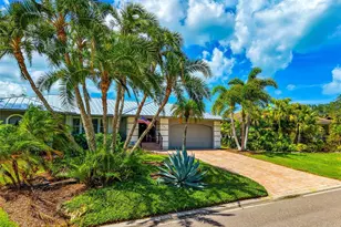 157 Lookout Point Dr, Osprey, FL 34229 - Photo 44