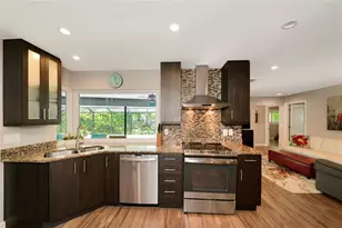 157 Lookout Point Dr, Osprey, FL 34229 - Photo 12