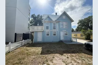 1425 14th Street W, Bradenton, FL 34205 - Photo 1