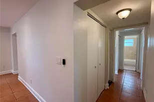 224 W Cornelius Cir, Sarasota, FL 34232 - Photo 10