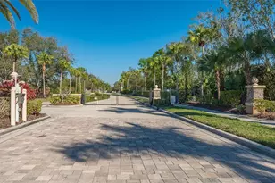 315 Londonderry Dr, Sarasota, FL 34240 - Photo 44