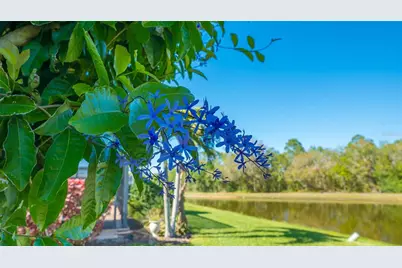 315 Londonderry Drive, Sarasota, FL 34240 - Photo 2
