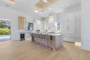 2531 Wisteria St, Sarasota, FL 34239 - Photo 10