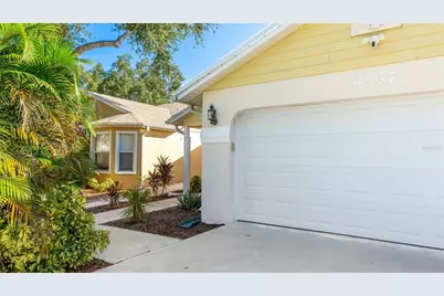 4537 S Lockwood Ridge Road, Sarasota, FL 34231 - Photo 2
