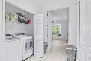 3663 Square W Ln, Sarasota, FL 34238 - Photo 18