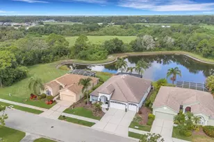 374 Londonderry Dr, Sarasota, FL 34240 - Photo 32