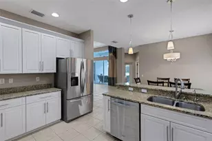 374 Londonderry Dr, Sarasota, FL 34240 - Photo 10