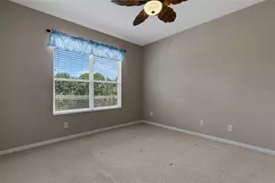 374 Londonderry Dr, Sarasota, FL 34240 - Photo 16
