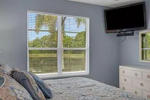374 Londonderry Dr, Sarasota, FL 34240 - Photo 20