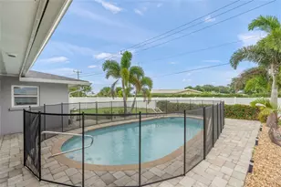 3405 S Lockwood Ridge Rd, Sarasota, FL 34239 - Photo 40