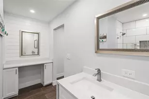 3405 S Lockwood Ridge Rd, Sarasota, FL 34239 - Photo 26