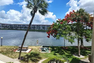 3737 Lake Bayshore Dr, Bradenton, FL 34205 - Photo 2