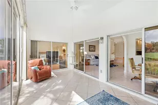 5590 Golf Pointe Dr, Sarasota, FL 34243 - Photo 18