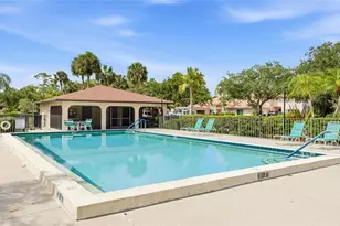 5590 Golf Pointe Dr, Sarasota, FL 34243 - Photo 40