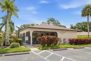 5590 Golf Pointe Dr, Sarasota, FL 34243 - Photo 32