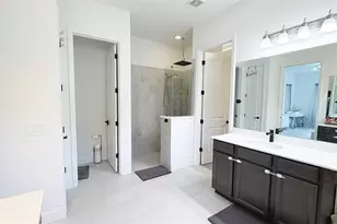 8294 Grande Shores Dr, Sarasota, FL 34240 - Photo 22