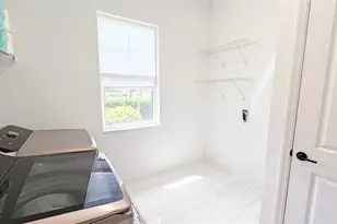 8294 Grande Shores Dr, Sarasota, FL 34240 - Photo 28