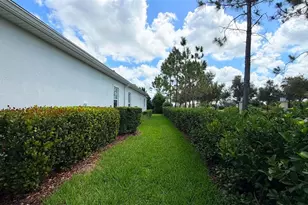 8294 Grande Shores Dr, Sarasota, FL 34240 - Photo 36