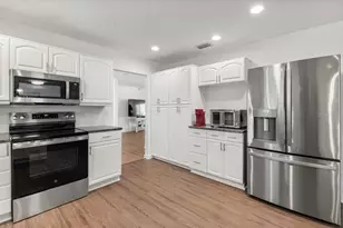 4204 Pine Meadow Terrace, Sarasota, FL 34233 - Photo 16