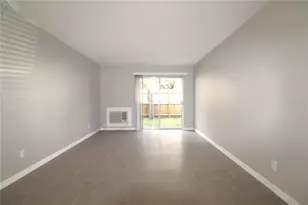 3001 Bee Ridge Rd, Sarasota, FL 34239 - Photo 4