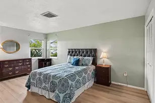 3618 Medford Ln, Sarasota, FL 34232 - Photo 8