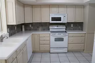 4215 18th Ave Dr W, Bradenton, FL 34205 - Photo 2