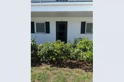 202 46th Terrace W #207, Bradenton, FL 34202 - Photo 2