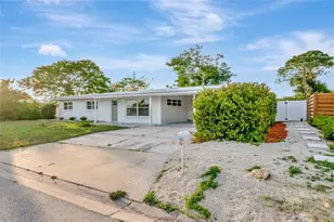 2705 Sunnyside St, Sarasota, FL 34239 - Photo 2