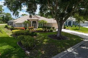 2025 White Feather Ln, Nokomis, FL 34275 - Photo 2