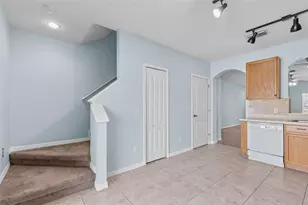 16221 Swan View Cir, Odessa, FL 33556 - Photo 14