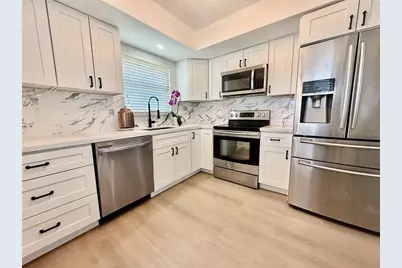 5440 Riverbluff Circle #87, Sarasota, FL 34231 - Photo 2