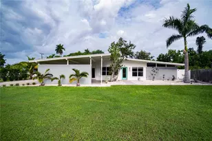 7812 San Juan Ave, Bradenton, FL 34209 - Photo 2