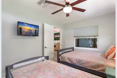 5720 Isanda Place, Sarasota, FL 34231 - Photo 14