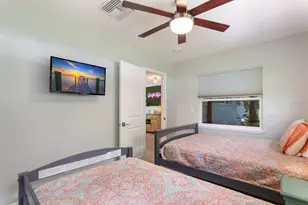 5720 Isanda Pl, Sarasota, FL 34231 - Photo 14