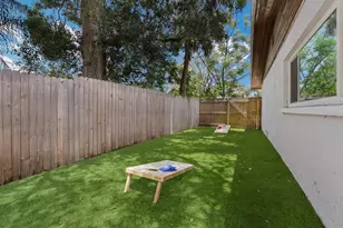 5720 Isanda Pl, Sarasota, FL 34231 - Photo 32