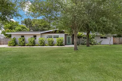 5720 Isanda Place, Sarasota, FL 34231 - Photo 2