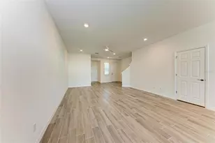 314 Via Anina Dr, Sarasota, FL 34243 - Photo 10