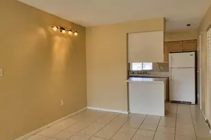 2721 Hidden Lake Blvd, Sarasota, FL 34237 - Photo 8