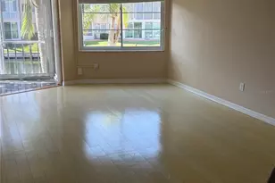 1250 N Portofino Dr, Sarasota, FL 34242 - Photo 6