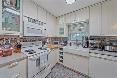 3281 8th Street, Sarasota, FL 34237 - Photo 10