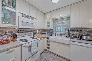 3281 8th St, Sarasota, FL 34237 - Photo 10