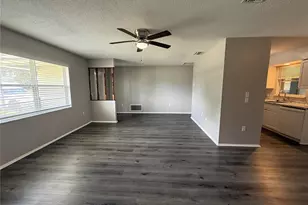 364 Briarwood Rd, Venice, FL 34293 - Photo 4