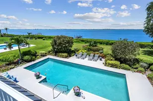 8152 Longbay Blvd, Sarasota, FL 34243 - Photo 2