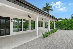 1041 Indian Beach Dr, Sarasota, FL 34234 - Photo 2