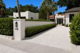 1041 Indian Beach Dr, Sarasota, FL 34234 - Photo 4