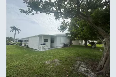 808 53rd Avenue E #203, Bradenton, FL 34203 - Photo 4