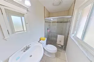 2609 Darwin Ave, Sarasota, FL 34239 - Photo 6