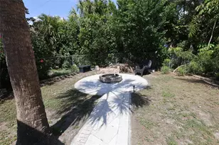 2609 Darwin Ave, Sarasota, FL 34239 - Photo 14