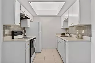 5800 Hollywood Blvd, Sarasota, FL 34231 - Photo 8